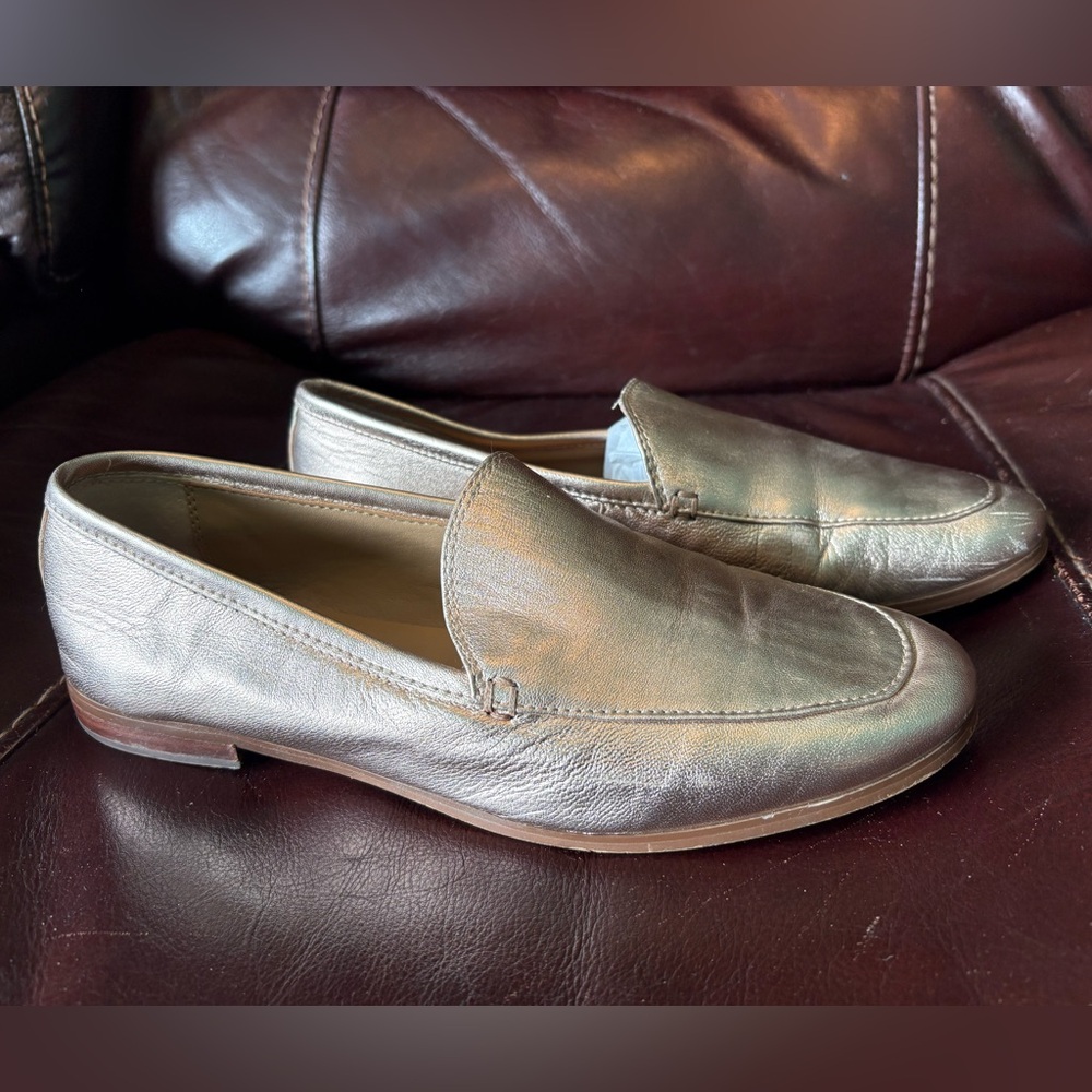Banana Republic Rose gold Metallic Loafers size 7.5 women